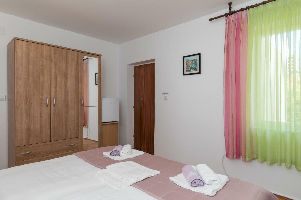 Mini Apartment Petra - Rooms Purple & Green With Kitchen And Garden Dubrovnik Ngoại thất bức ảnh