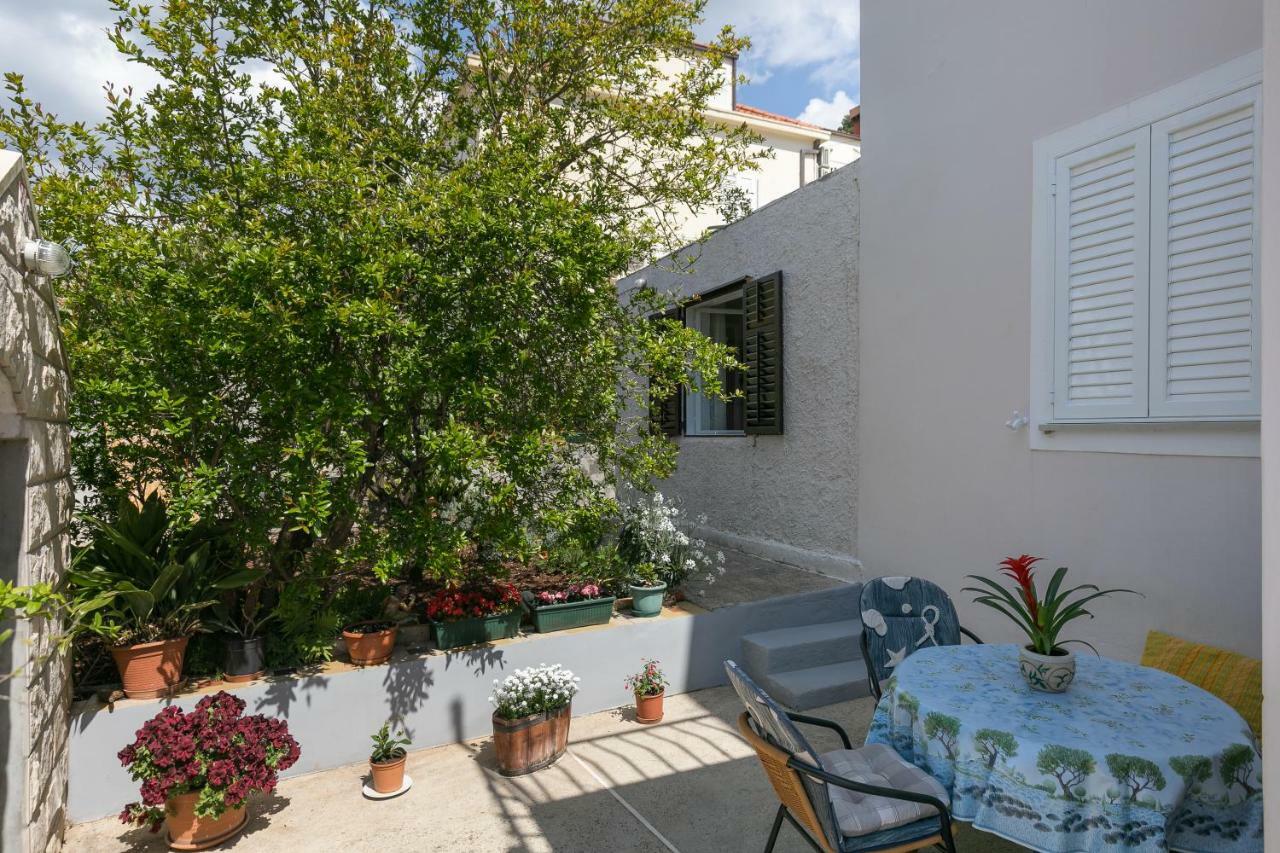 Mini Apartment Petra - Rooms Purple & Green With Kitchen And Garden Dubrovnik Ngoại thất bức ảnh