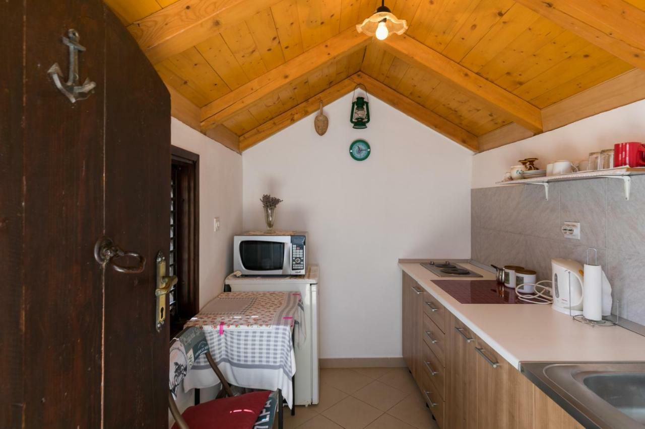 Mini Apartment Petra - Rooms Purple & Green With Kitchen And Garden Dubrovnik Ngoại thất bức ảnh
